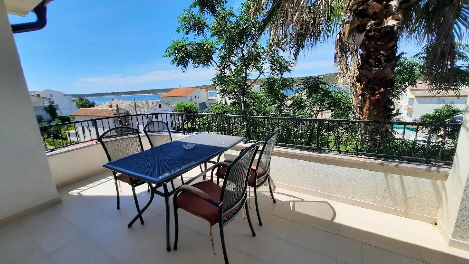 Appartement In Barbat Mit Grosser Terrasse Barbat na Rabu